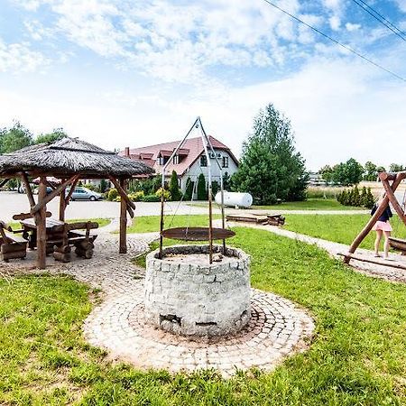 Отель Pod Wierzba Унеюв Экстерьер фото